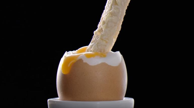l'oeuf tous les jours il nous bluffe