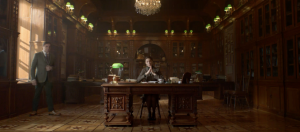 institutrice derrière son bureau