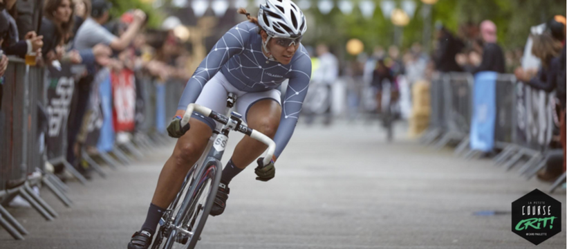 stuart velo femme à vélo