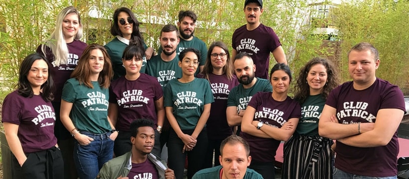 Club Patrick photo de groupe avec tshirts assortis