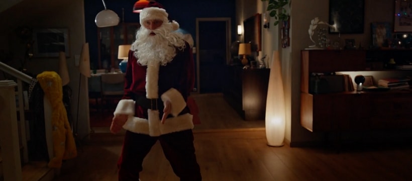 pere noel qui danse