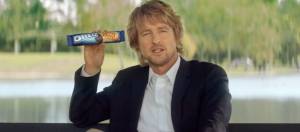 owen wilson assis sur un banc
