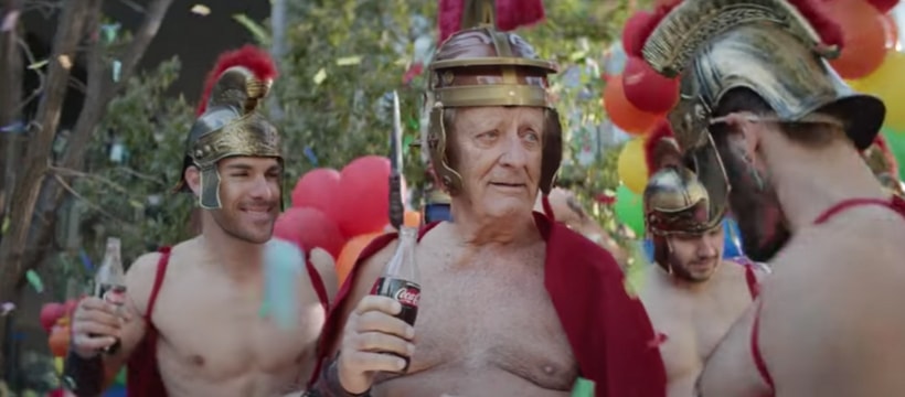 Coca Cola retraite deguise en gladiateur