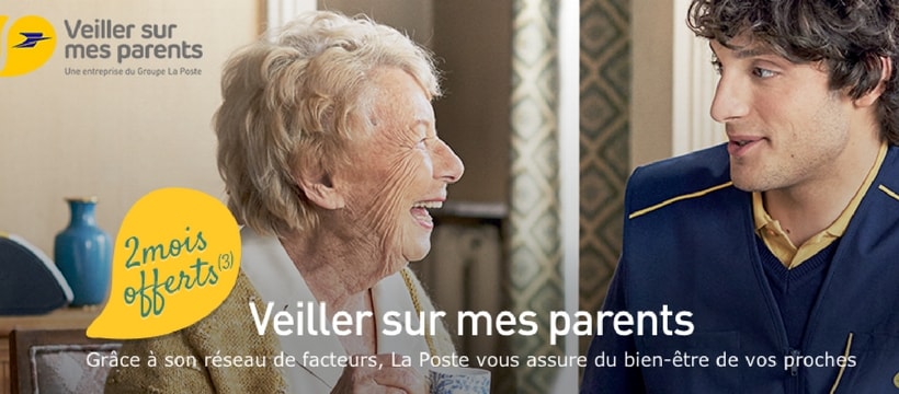 Laposte FranceTV postier et une personne agee