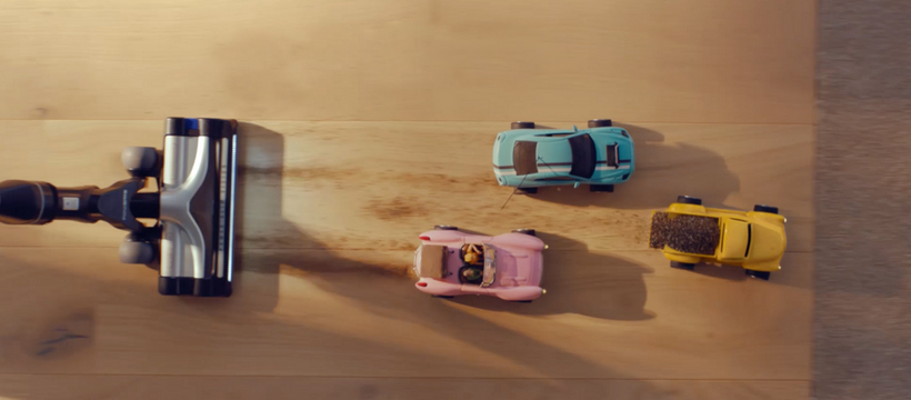 rowenta aspirateur et voitures en jouet