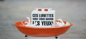 lunettes rouges pour lire