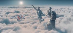 Des hommes dans les nuages