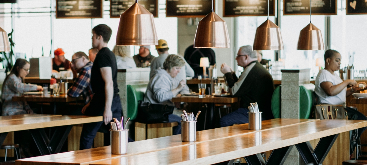 Food Society, le plus grand Food Hall d'Europe L'intérieur d'un restaurant
