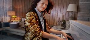 Femme qui joue du piano