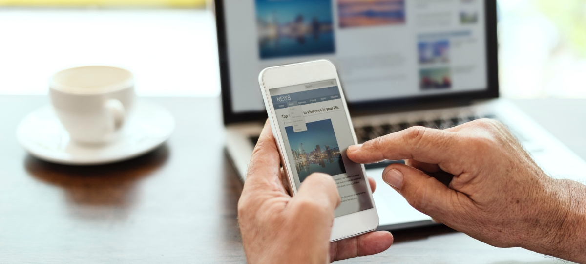 Ar/Factory, solution content to commerce Mains avec un smartphone