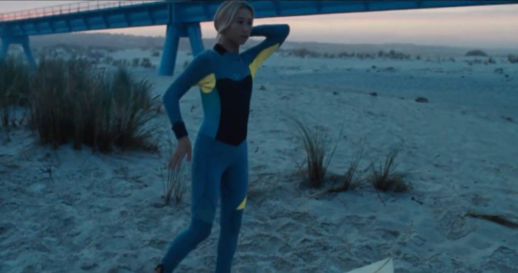 Une surfeuse