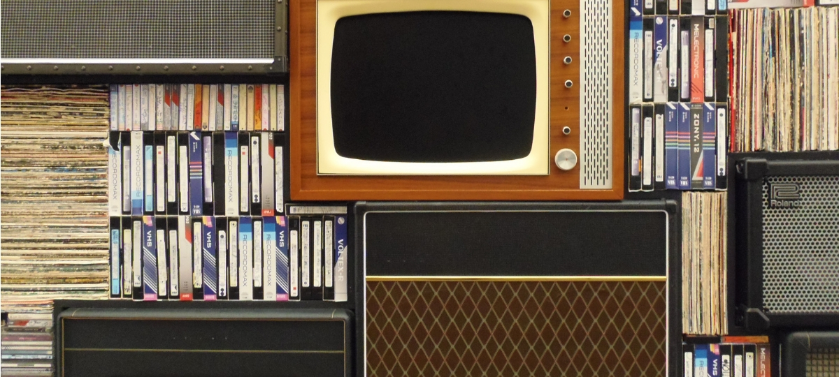 Radio France et France télévisions lancent une consultation citoyenne Radio et télévisions vintage