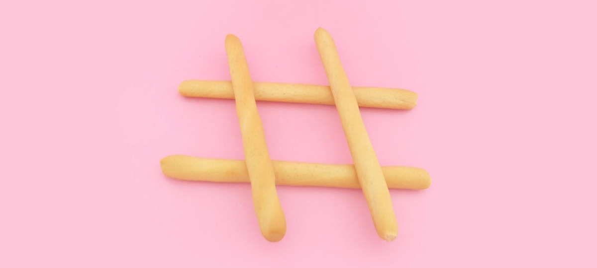 Nouvelles fonctionnalités Shopping sur Instagram Un hashtag sur fond rose