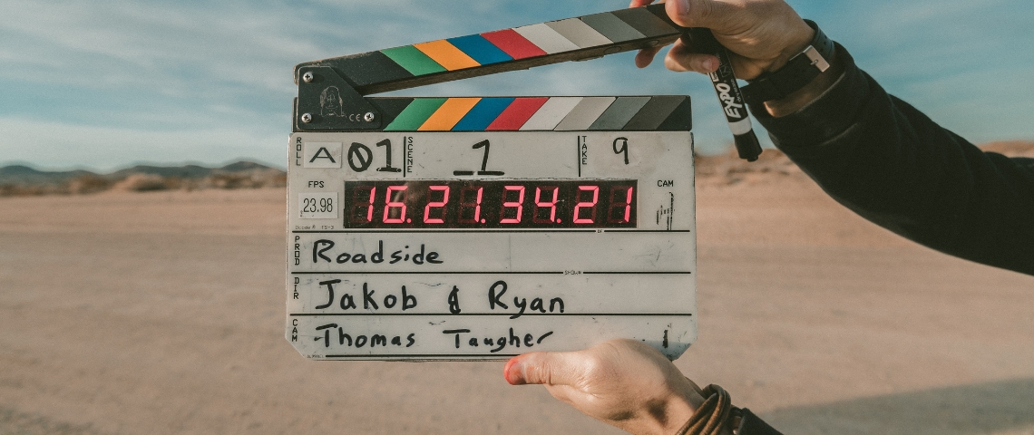 Comment faire une vidéo de communication interne engageante ? Clap de cinéma