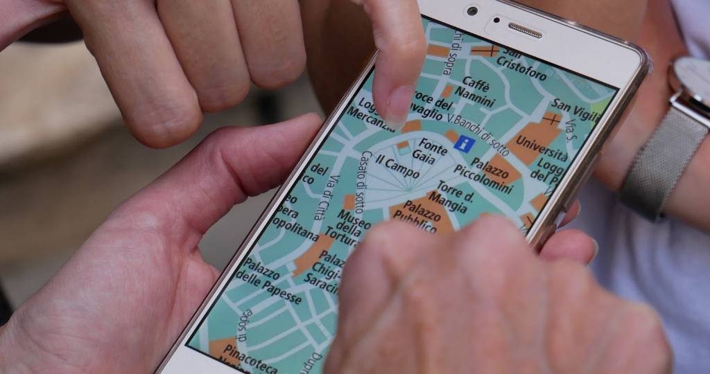 Une carte sur un smartphone