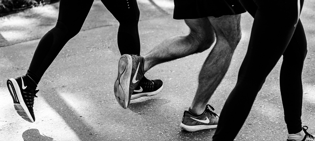 13ème Rue nous met au défi Des gens qui font du running