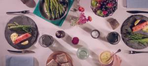 De la nourriture sur une table