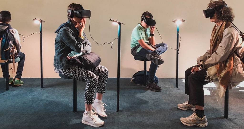 Des personnes avec des casques de VR