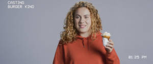 Une femme avec une glace Burger King