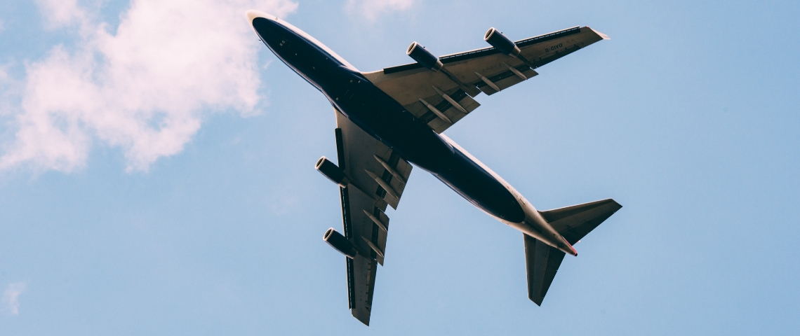 Airbnb crée une division Transports Un avion dans le ciel