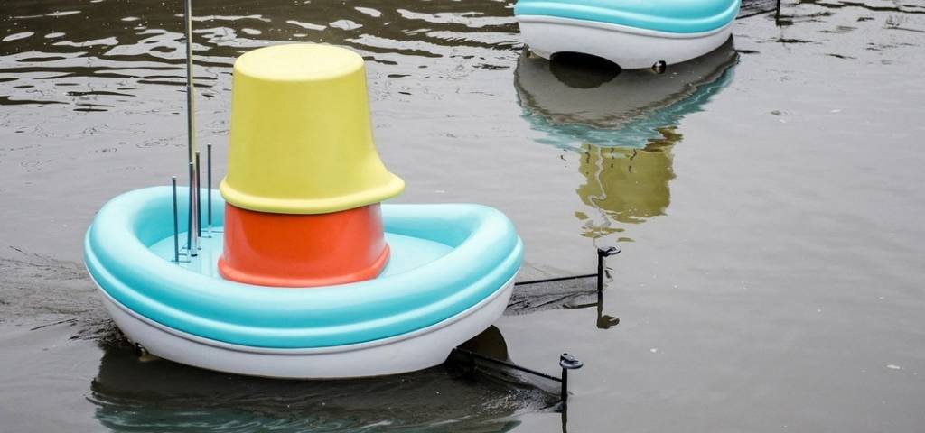 Une bateau IKEA grandeur nature