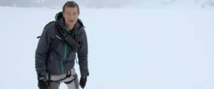 L'aventurier Bear Grylls dans la neige