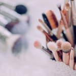 Des brosses et pinceaux de maquillage
