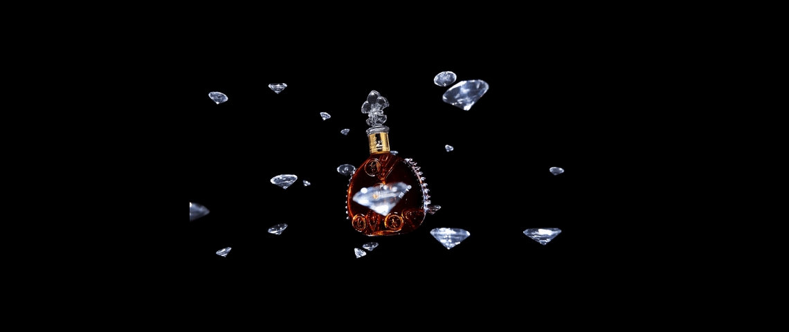 We are Social accompagne Louis XIII sur le social media Une bouteille de cognac Louis XIII