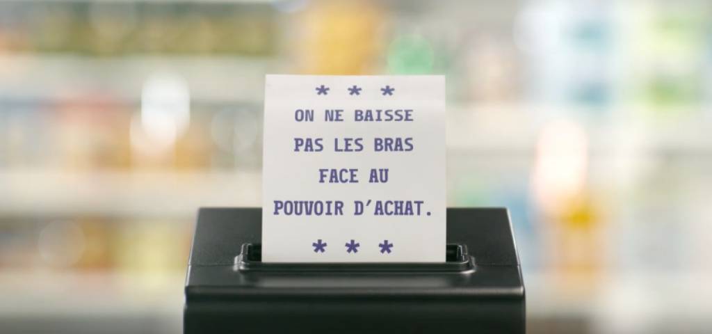 Un ticket de caisse qui sort de la machine