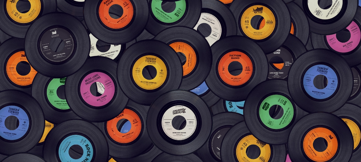 5 conseils pour créer une identité sonore Des vinyles de toutes les couleurs