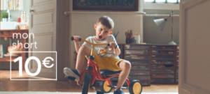 Un enfant sur un vélo