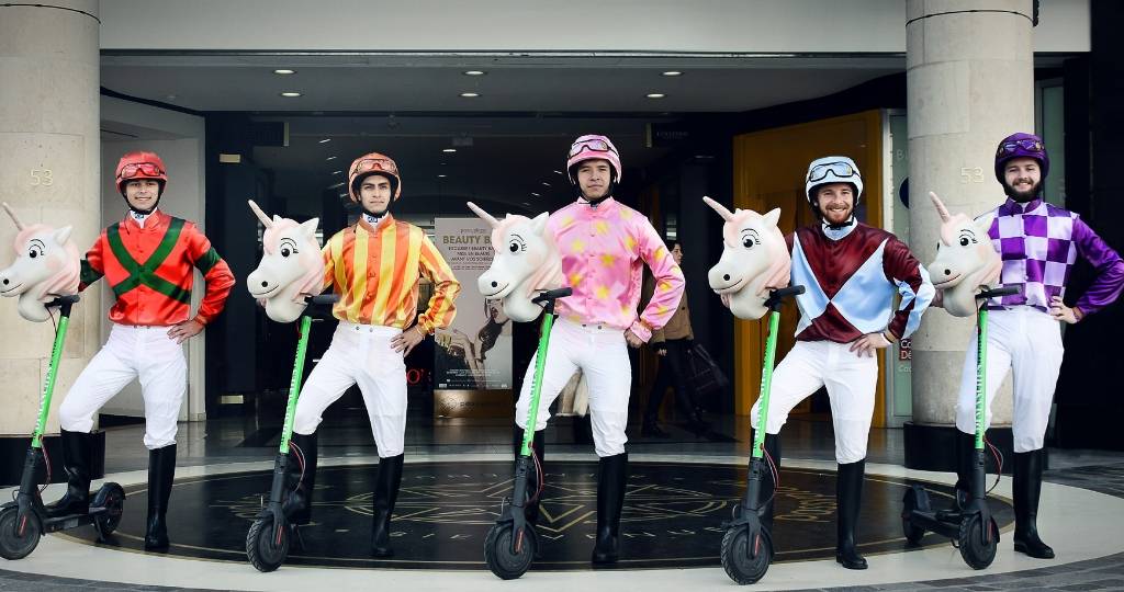 Des jockeys à trottinettes