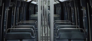 Intérieur d'un métro parisien