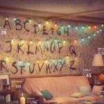Affiche inspirée du décor de la série Netflix "Stranger Things"