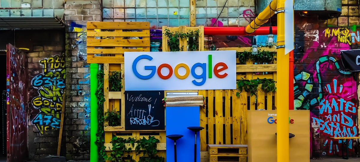 Google ouvre les portes de son centre mondial de sécurité en Europe Logo Google