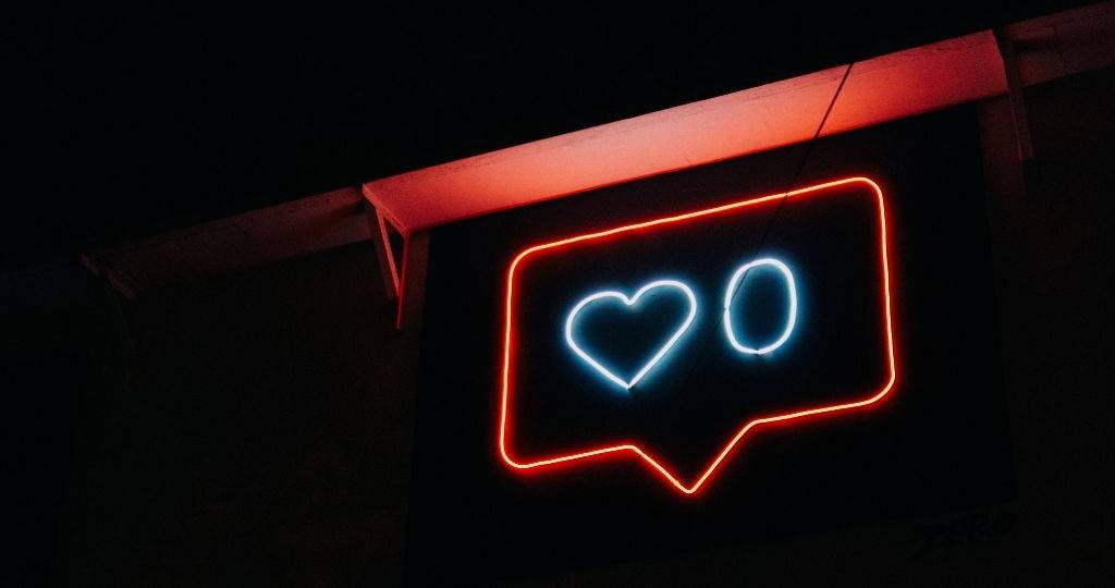 Icône de la mention '' jaime'' du réseau social Instagram