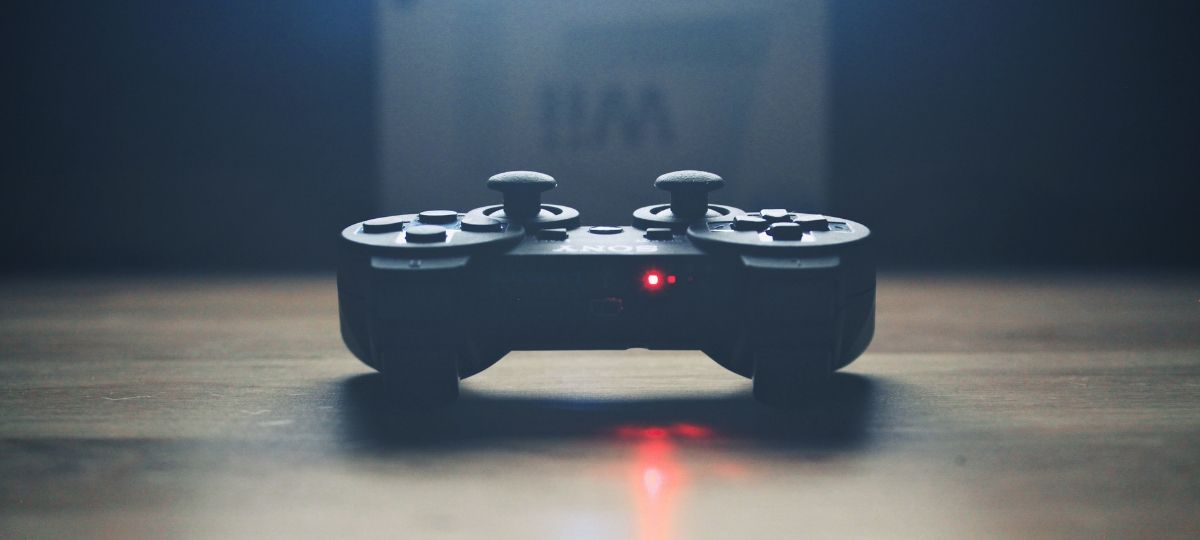 L’OMS reconnaît le trouble du jeu vidéo comme une maladie Une manette de console de jeux Sony