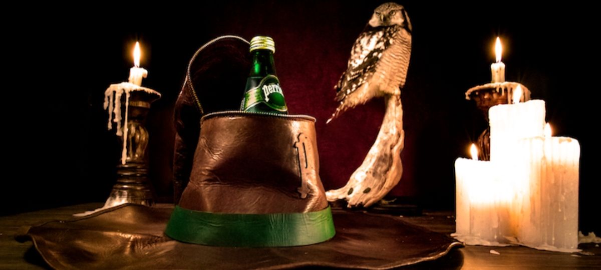 Wizard Unite : un chapeau de sorcier pour garder son Perrier au frais Un chapeau de sorcier contient une bouteille eau gazeuse Perrier au frais