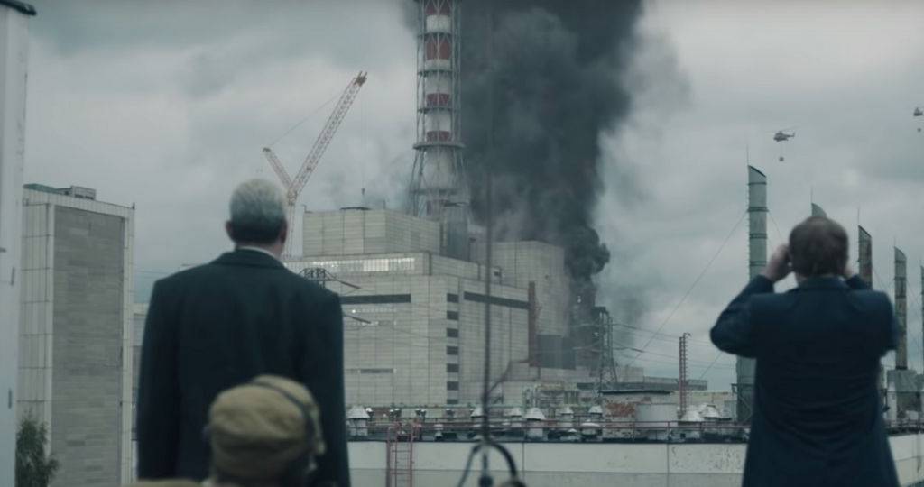 Réacteur de la centrale nucléaire de Tchernobyl en fumé