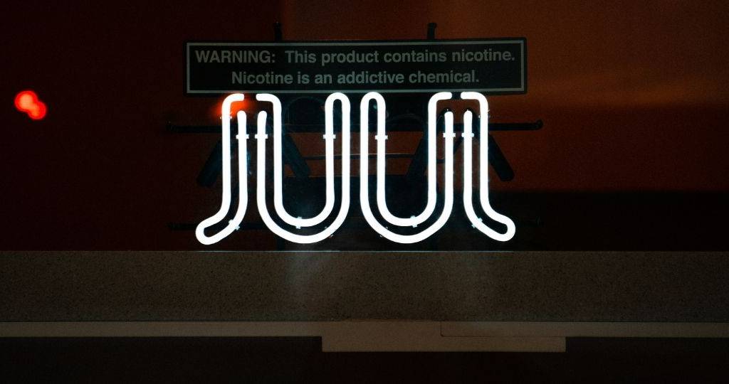 Affichage néon du logo du fabricant de cigarette électronique, Juul