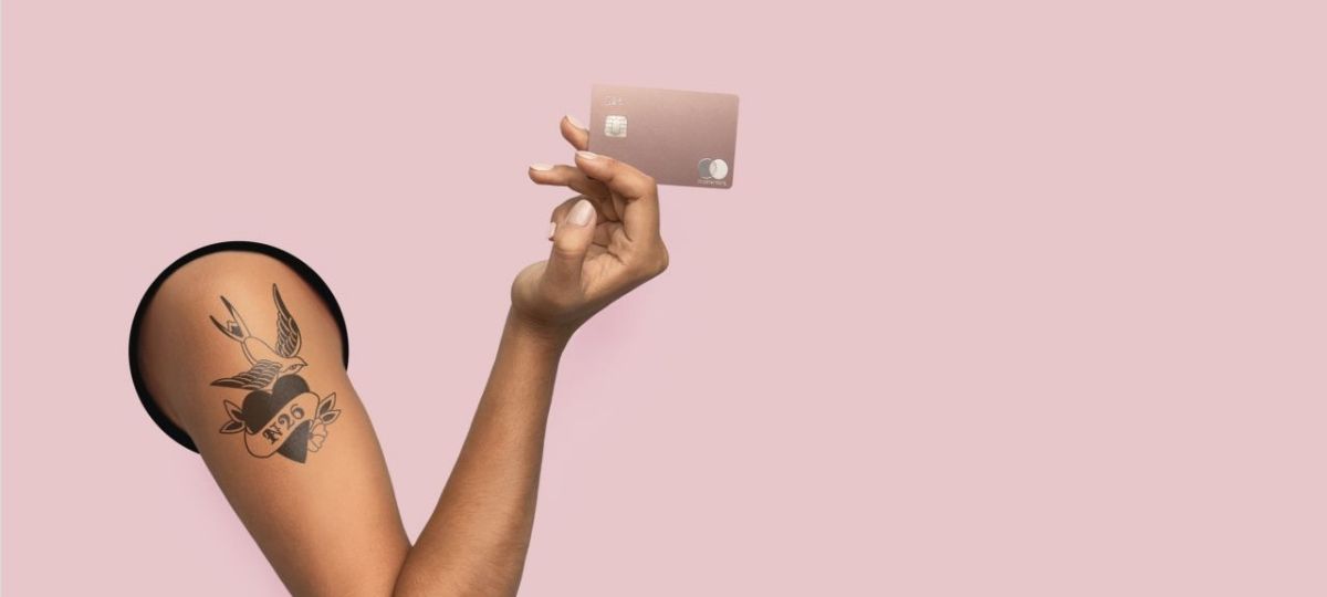 La néo banque N26 revendique 3,5 millions d’utilisateurs Carte N26 sur fond rose