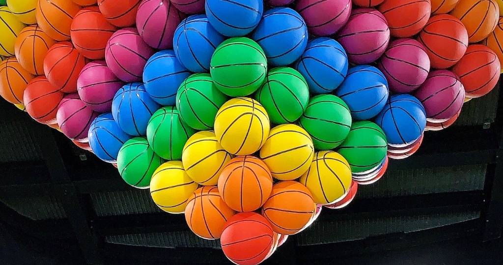 Jeep réinvente le showroom Inverted Pyramide de Laurent Perbos