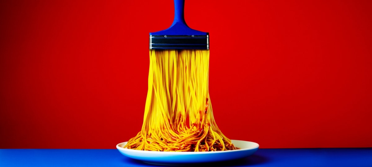 Trois façons d'aborder la créativité Un pinceau qui se transforme en spaghetti
