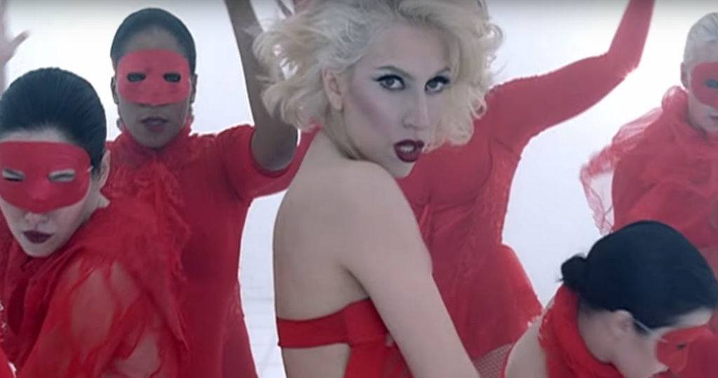 Universal Music Group et Youtube convertissent en HD les clips du passé Extrait du clip vidéo  - Bad Romance -  par la chanteuse Lady Gaga