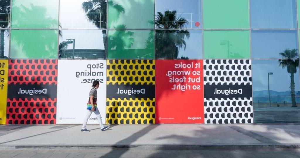 Desigual redéfinit son image de marque Une campagne street-marketing présentant la nouvelle identité de marque de l'entreprise Desigual