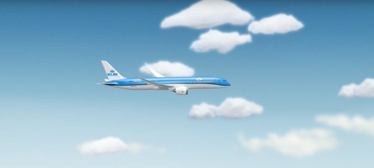 KLM : la première compagnie aérienne qui vous incite à moins prendre l'avion Un avion bleu de la compagnie KLM Dutch Airlines dans le ciel