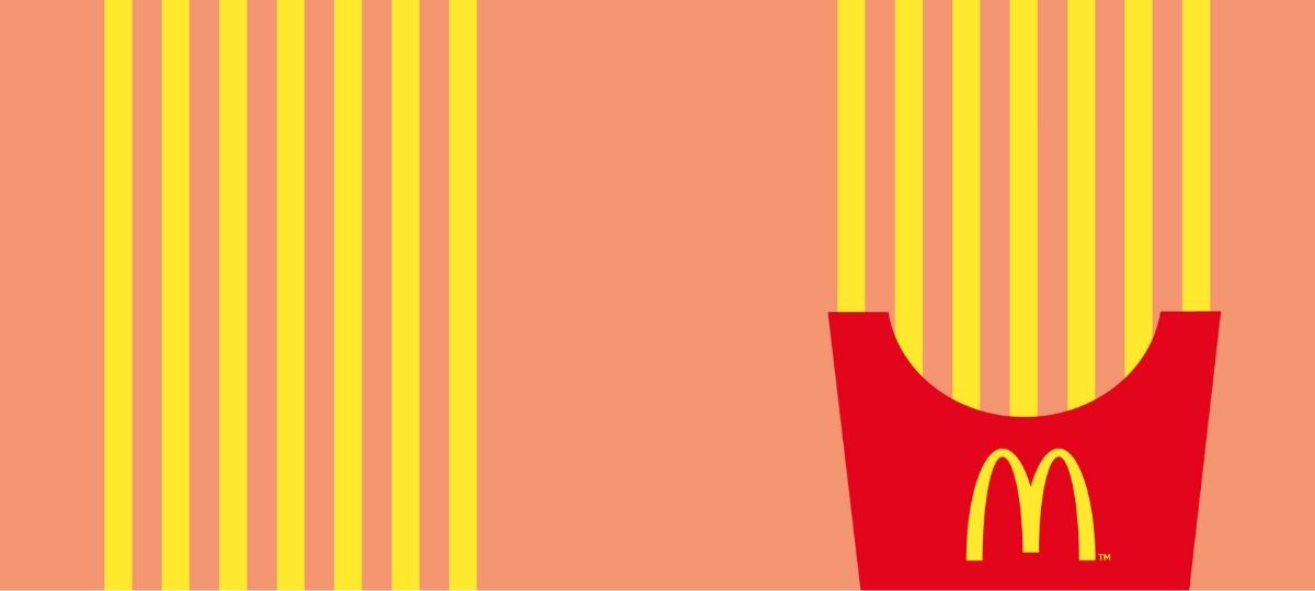 Mcdonald's France montre la voie dans sa nouvelle campagne directionnelle Affiche minimaliste d'une barquette de frite en direction d'un restaurant Mcdonald's