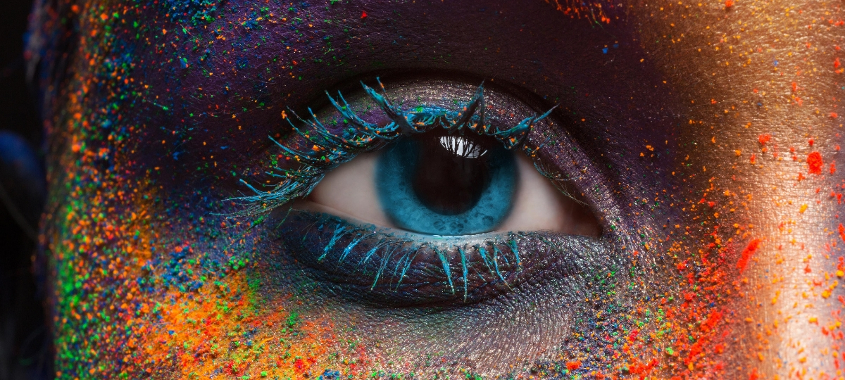 Comment tracker la santé de ses marques ? Un oeil avec des pigments de couleurs