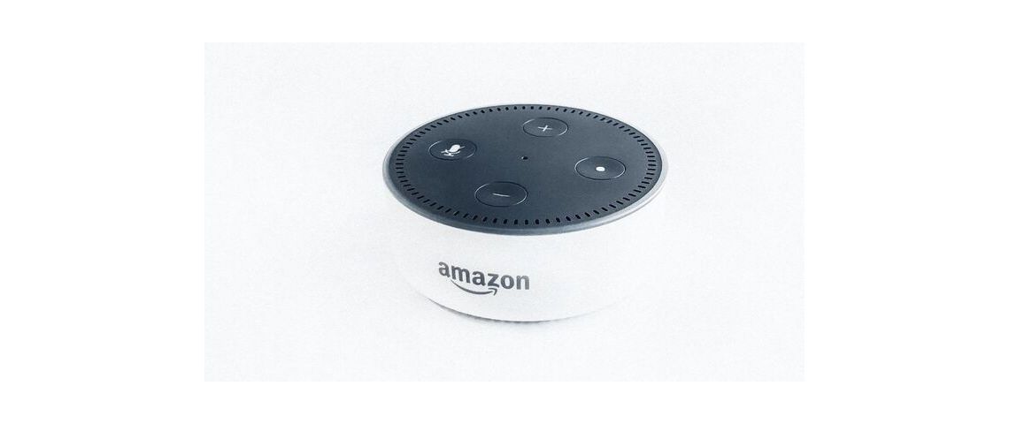 Amazon devoile ses nouveautes liees a alexa son assistant vocal Un modele d'alexa d'amazon sur fond blanc