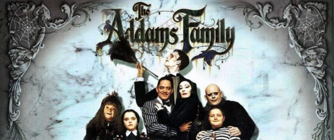 Booking.com ouvre les portes du célèbre manoir de La Famille Addams pour Halloween Affiche du film la Famille Addams